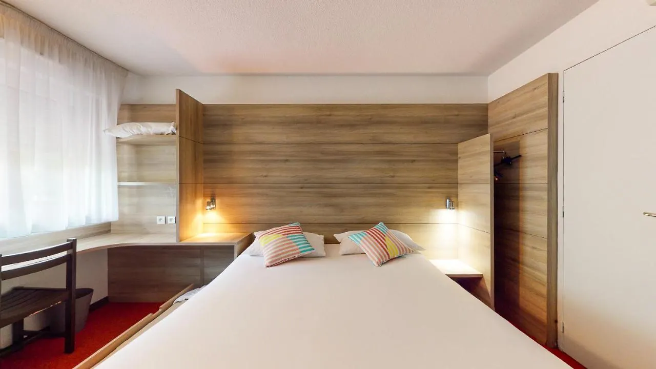 Everhotel De Tarbes-Ibos 2*, Tarbes